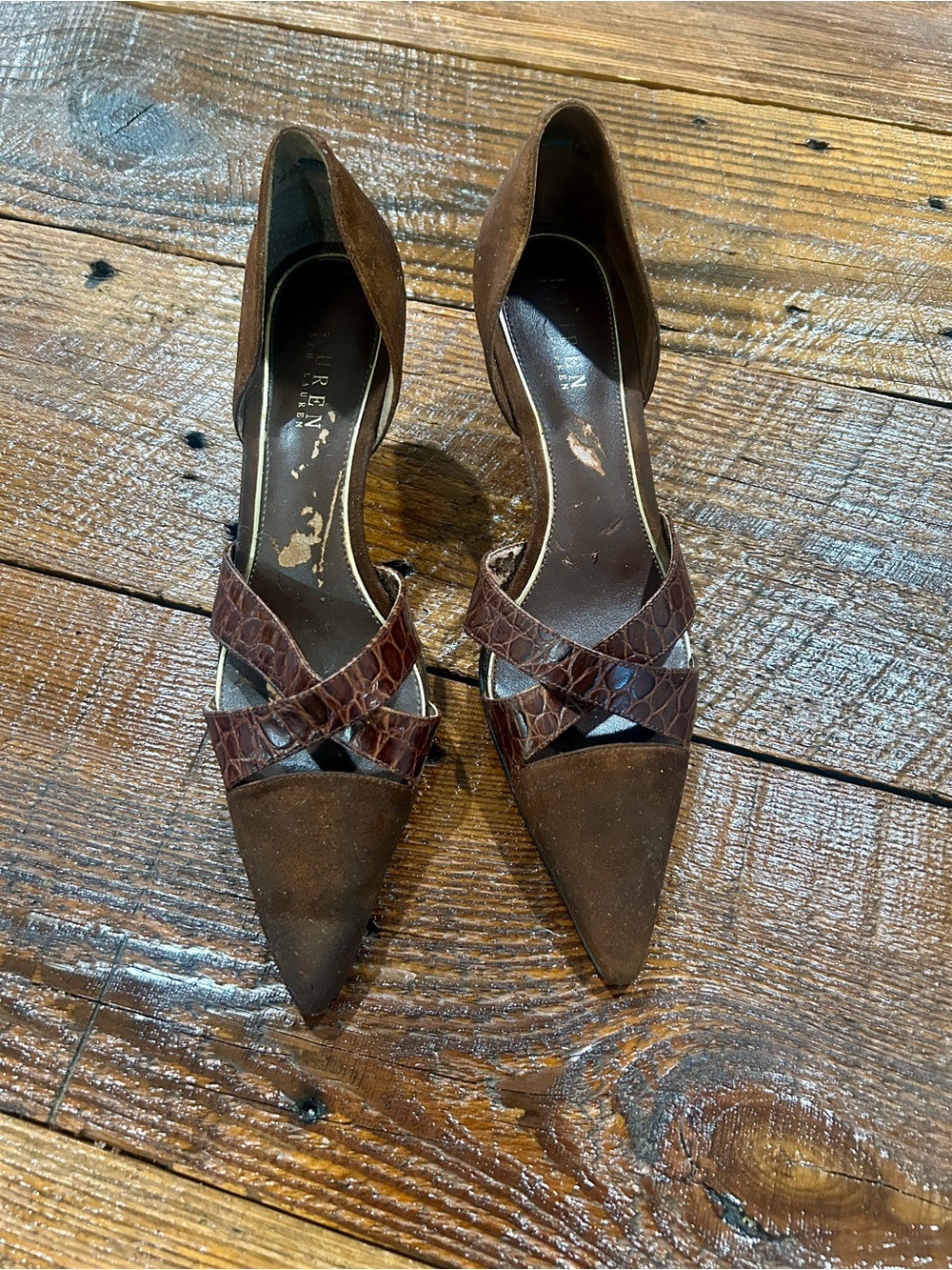 Lauren Ralph Lauren Brown Pointed-Toe Kitten Heel Pumps with Croc-Strap - Picture 2 of 5